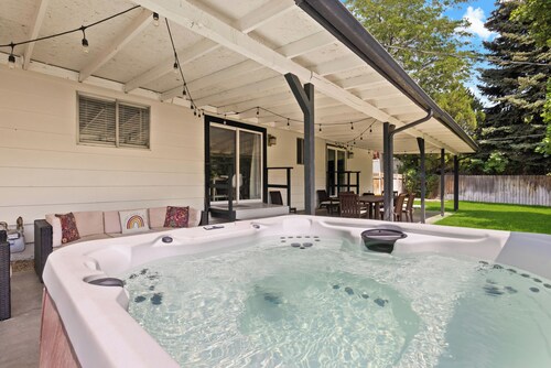 Poolside Paradise with Hot Tub