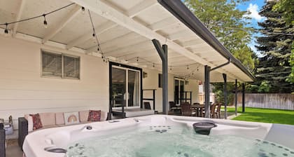 Poolside Paradise with Hot Tub