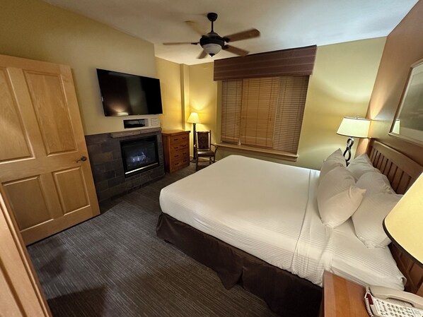 1 bedroom, desk, iron/ironing board, WiFi