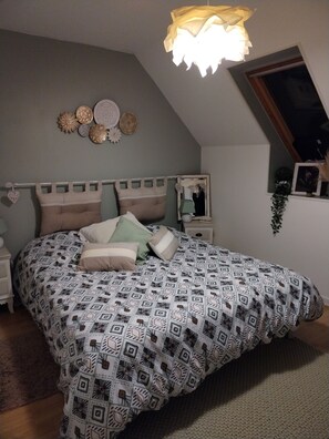 2 chambres, fer et planche à repasser, lit parapluie, Wi-Fi