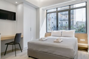 Studio | 12 bedrooms, desk - Porto Pireo by Superhost365 (Piraeus)