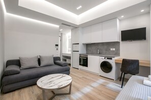 Studio | 12 Schlafzimmer, Schreibtisch