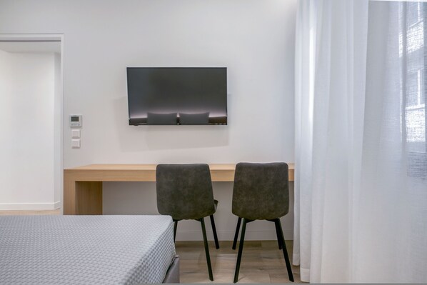 Apartment | 12 Schlafzimmer, Schreibtisch