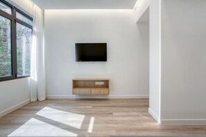 アパートメント | 12 室のベッドルーム、デスク