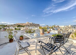 1 bedroom, desk - Acropolis Penthouse With 50mbps Wifi (Athens)