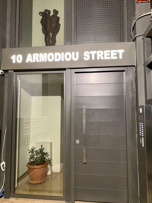 Apartment | 2 bedrooms, desk