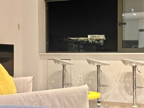 Apartment | 2 bedrooms, desk