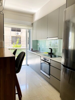 Apartment - Karyatis - Apartment on the Road of History (Athens)