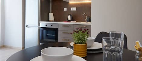 Apartemen | 2 kamar tidur dan meja kerja