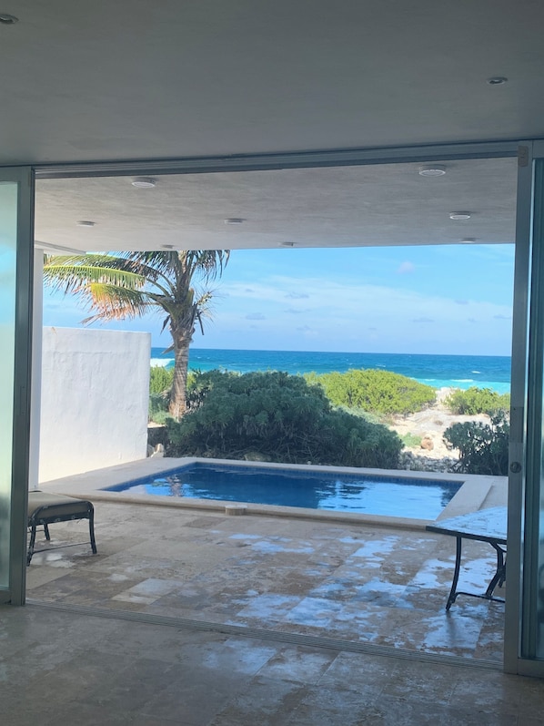 Outdoor pool - Stunning oceanfront 3-bedroom, 3.5 bath house in Isla Mujeres (Isla Mujeres)