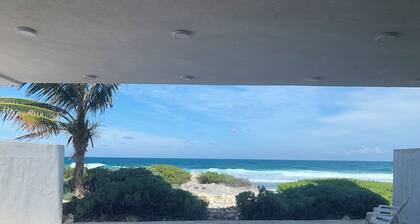 Stunning oceanfront 3-bedroom, 3.5 bath house in Isla Mujeres