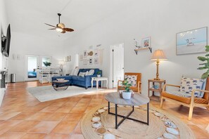 TV - Casita near Madeira Beach (St. Petersburg)