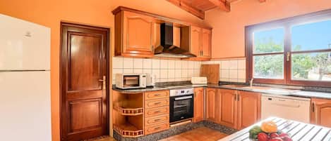 Mikrovågsugn och diskmaskin