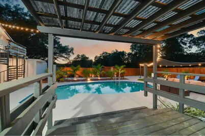 The Palms Oasis - Pool Getaway - Sleeps 14 - Central I-4 & 75