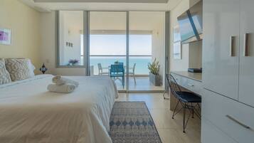 1 bedroom, bed sheets