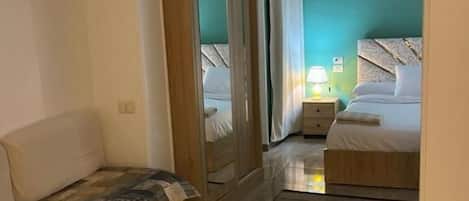 Schreibtisch, schallisolierte Zimmer, kostenloses WLAN