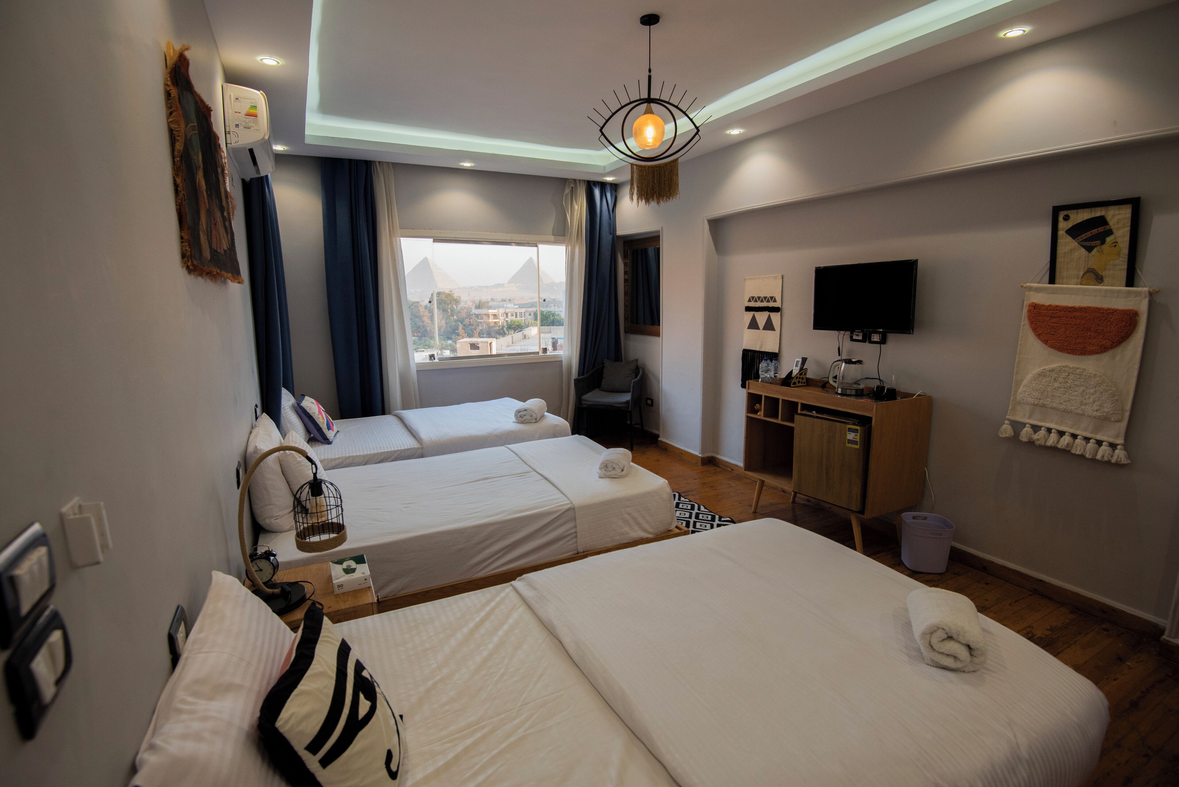 Tripla Deluxe | Una scrivania, Wi-Fi gratuito