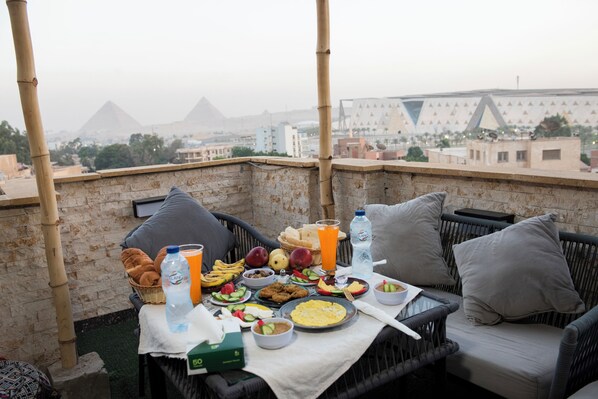 Free daily continental breakfast