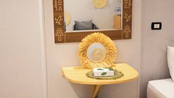 Deluxe Tek Büyük veya İki Ayrı Yataklı Oda | Masa, ücretsiz kablosuz İnternet