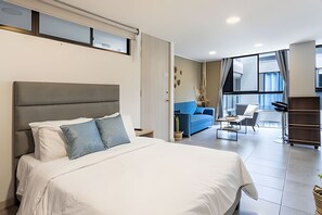 1 habitación, tabla de planchar con plancha, internet y ropa de cama 