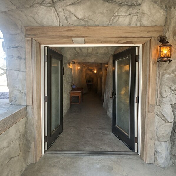 Mineshaft | Hypo-allergenic bedding, individually decorated, individually furnished