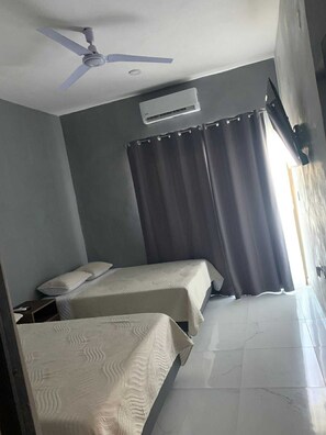 4 bedrooms, iron/ironing board, free WiFi, bed sheets