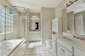 Hair dryer - Beautiful Quiet Space in Residential New Orleans (New Orleans)
