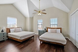 3 bedrooms, desk, iron/ironing board, travel cot