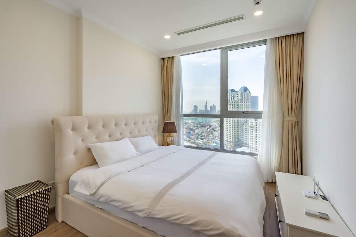 1 habitación, cortinas blackout y sistema de insonorización