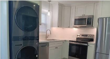 The Tiny-Lux at Atwells Ave Laundry APT. Parking