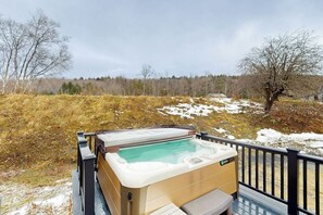 Tina de hidromasaje al aire libre