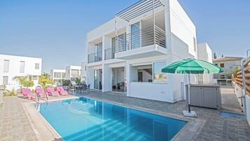 Villa (3 Bedrooms) | Exterior