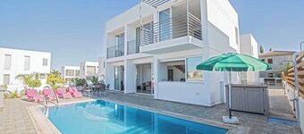 Protaras Pearl Pe16