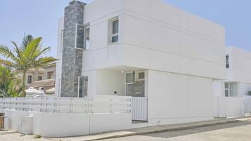 Villa (3 Bedrooms) | Exterior