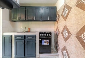 Apartment, Pool View | Private kitchen