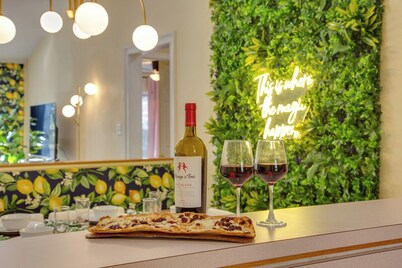 4BD w/ Backyard BBQ & Games - 5Mins FSU & Downtown

