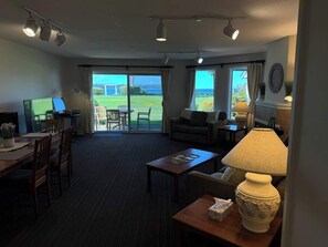 Smart TV, fireplace, computer monitors, printers