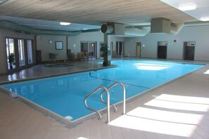 Indoor pool - Coastal Elements - 1BDRM - Full Kitchen (Nanoose Bay)