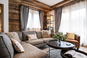 Living area - Wifi, 1st floor, view mountain, sauna, hammam, terrace, tv, 109m², Méribel (Méribel - Les Allues)