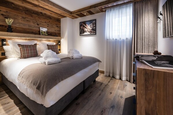 3 bedrooms, WiFi, bed sheets - Wifi, 4th floor, view mountain, sauna, hammam, balcony, fireplace or stove, tv, 148m², Méribel (Méribel - Les Allues)