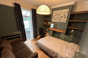 4 bedrooms, WiFi, bed sheets