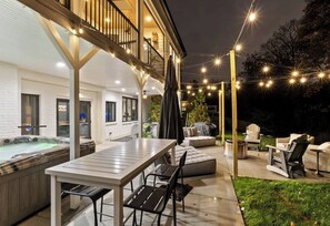 Outdoor dining - The Manor House - No Clean Fee (Lexington)