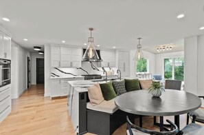 Interior - The Manor House - No Clean Fee (Lexington)