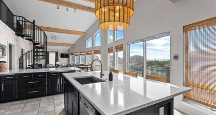 Morning Star Lookout-Salt Water Spa! Walk to Beach! Ocean Views!