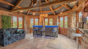 TV, fireplace, stereo