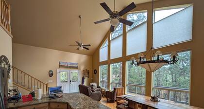HIDDEN SPACIOUS 4-bdr RETREAT FOR FAMILIES AND FRIENDS!