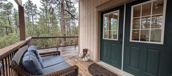 HIDDEN SPACIOUS 4-bdr RETREAT FOR FAMILIES AND FRIENDS!