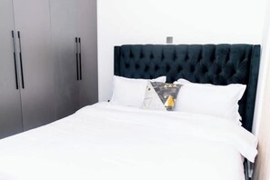 2 soverom, strykejern/-brett, reiseseng for barn og wi-fi