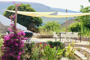 Outdoor dining - Vivenda Montanha - Relax in Nature (Alcaria)
