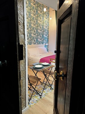 1 chambre, fer et planche à repasser, lit parapluie, Wi-Fi